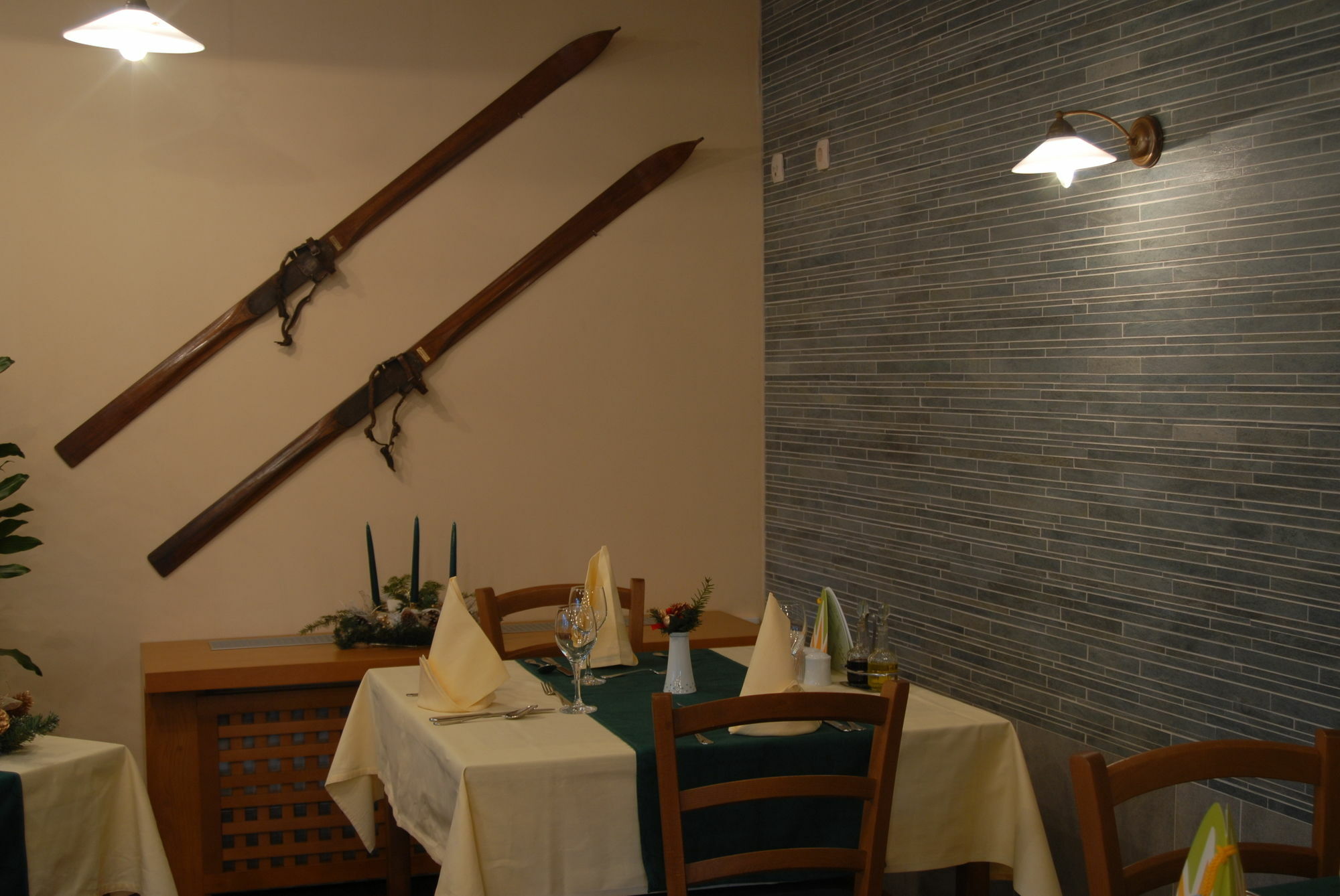 Snjezna Kraljica 4*
